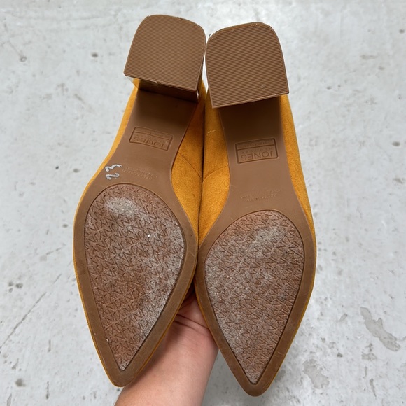 Mustard heels - Picture 3 of 5